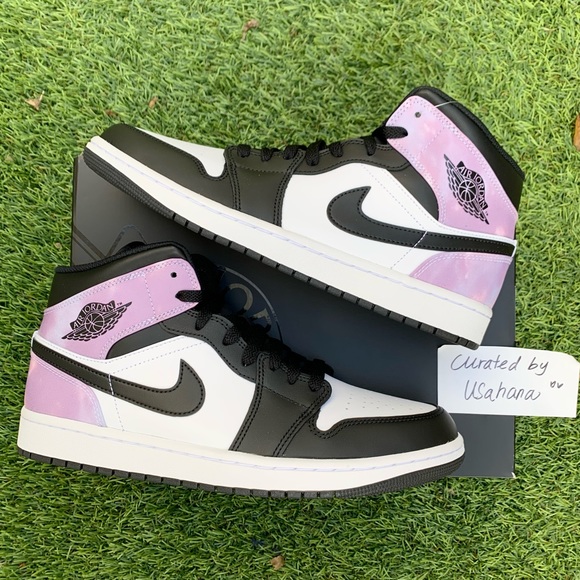 Men’s Nike Air Jordan 1 mid white black shoes - Picture 2 of 4